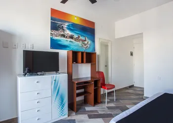 Capital O Cancun Ocean View hotel thumbnail 6