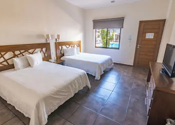 Hotel Tres Soles hotel thumbnail 2