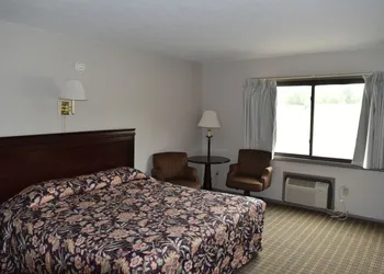 Countryside Inn hotel thumbnail 7