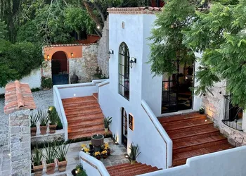 Real de Piedra hotel thumbnail 2