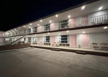 Ivan Hoe Motel hotel thumbnail 2