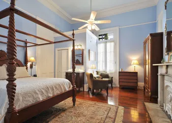 Ashton's Bed and Breakfast hotel thumbnail 7