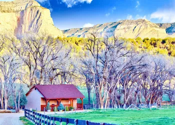 Arrowhead Country Cabins hotel thumbnail 6