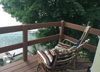 Lovely Lakeside Lodge hotel thumbnail 4