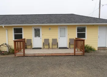 The Lowtide Motel hotel thumbnail 4