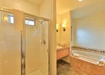 Solstice Suites hotel thumbnail 2