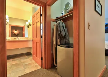 Solstice Suites hotel thumbnail 6