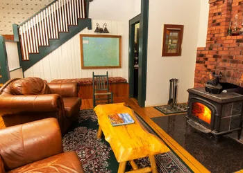 Trail's End Inn hotel thumbnail 2
