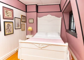Trail's End Inn hotel thumbnail 7