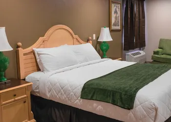 The Gator Den Motel hotel thumbnail 6