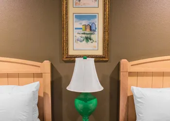 The Gator Den Motel hotel thumbnail 7