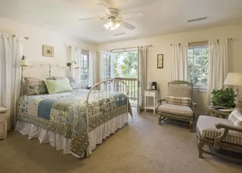 Sunflower Hill Inn hotel thumbnail 5