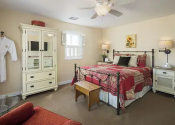 Sunflower Hill Inn hotel thumbnail 6