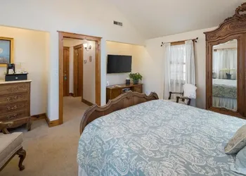 Sunflower Hill Inn hotel thumbnail 8