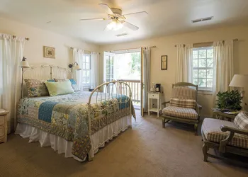 Sunflower Hill Inn hotel thumbnail 8