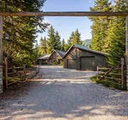 Riffle River Lodge 3 Bedroom Home by NW Comfy Cabins by RedAwning hotel detail image 4