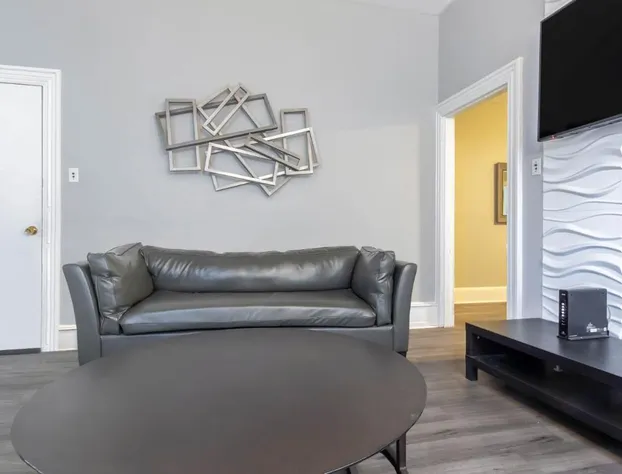 Philly Coed Dorm!! 15 Min Train to Center City!! hotel detail image 2