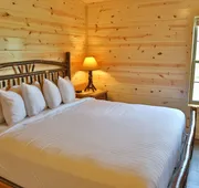 Cricket Hill Lodge & Cabins hotel detail image 4