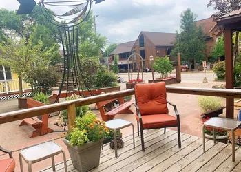 The Iris Garden Downtown Cottages and Suites hotel thumbnail 5