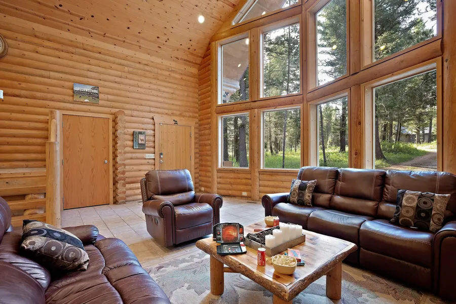 Lodgepole Lookout by KABINO Hot Tub Garage Foosball Fire Pit Theater Room U-Shaped Driveway hotel detail image 6
