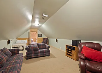 Lodgepole Lookout by KABINO Hot Tub Garage Foosball Fire Pit Theater Room U-Shaped Driveway hotel thumbnail 8