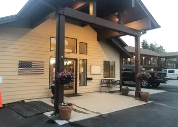 Red Bear Inn hotel thumbnail 5