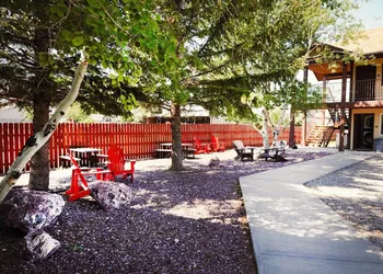 Red Bear Inn hotel thumbnail 7
