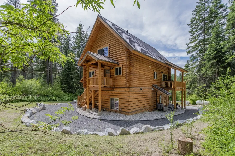 Bearfoot Chalet 3 Bedroom Home by NW Comfy Cabins hotel detail image 2