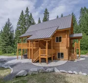 Bearfoot Chalet 3 Bedroom Home by NW Comfy Cabins hotel detail image 3