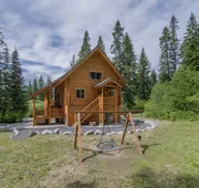 Bearfoot Chalet 3 Bedroom Home by NW Comfy Cabins hotel detail image 5