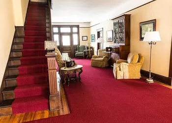 Double Oaks Bed and Breakfast hotel thumbnail 3