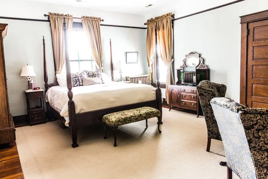 Double Oaks Bed and Breakfast hotel detail image 6