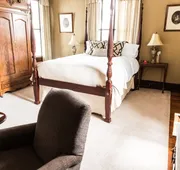 Double Oaks Bed and Breakfast hotel detail image 7