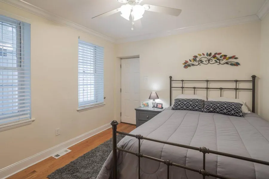 Beautiful 2 bedroom-Graduate Hospital-Back Patio hotel detail image 2