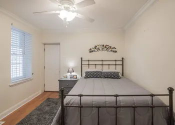 Beautiful 2 bedroom-Graduate Hospital-Back Patio hotel thumbnail 4
