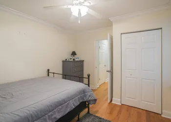 Beautiful 2 bedroom-Graduate Hospital-Back Patio hotel thumbnail 7