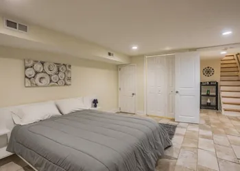 Beautiful 2 bedroom-Graduate Hospital-Back Patio hotel thumbnail 8