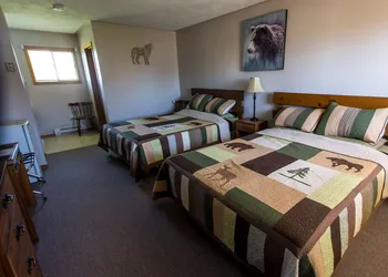 Bear Tracks Inn hotel thumbnail 3