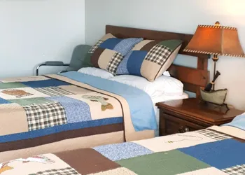 Bear Tracks Inn hotel thumbnail 6