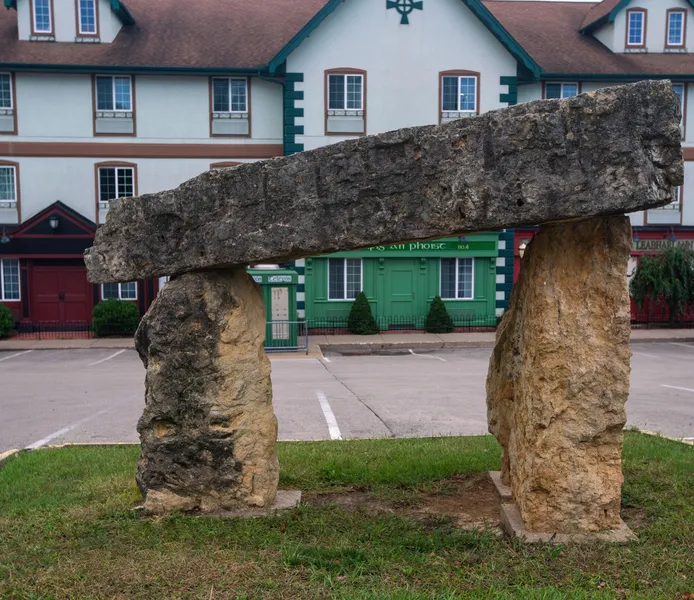 Irish Cottage Inn & Suites hotel detail image 2