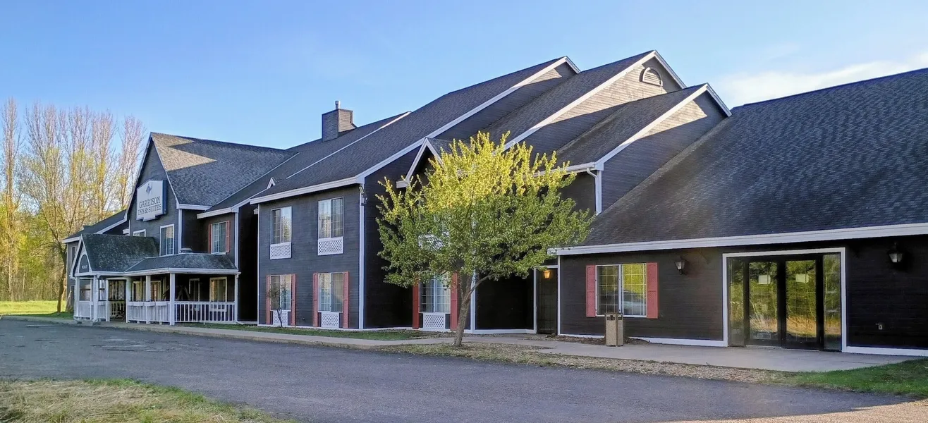 Garrison Inn & Suites hotel detail image 2