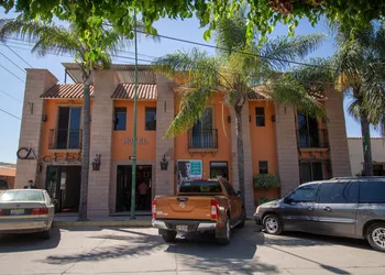 Hotel Degollado hotel thumbnail 3