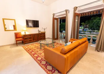 Plaza Chapala Hotel hotel thumbnail 2