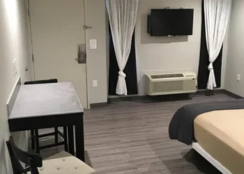 Crystal Inn hotel thumbnail 2