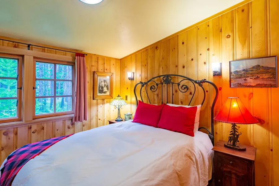Lake Creek Lodge hotel detail image 6