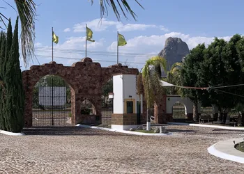 Hotel Villas Mahando hotel thumbnail 4