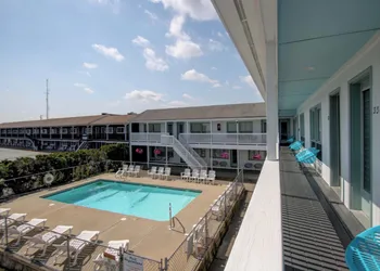 Dolphyn Motel hotel thumbnail 2