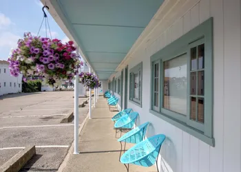 Dolphyn Motel hotel thumbnail 3