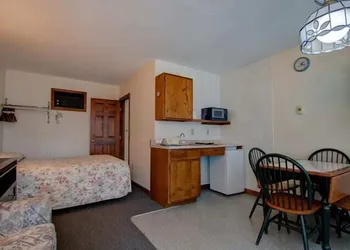 Dolphyn Motel hotel thumbnail 8