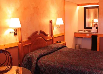 Algoma Motel hotel thumbnail 5